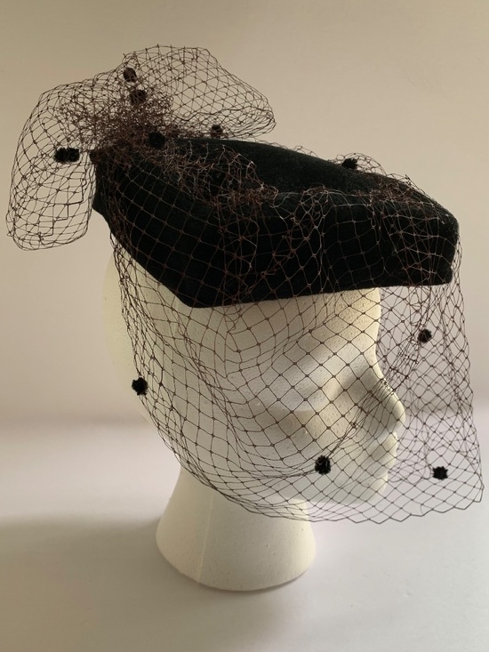 Vintage 1980s Brown’s Hat Shop Cocktail Hat Veil Fascinator Wool Felt Black